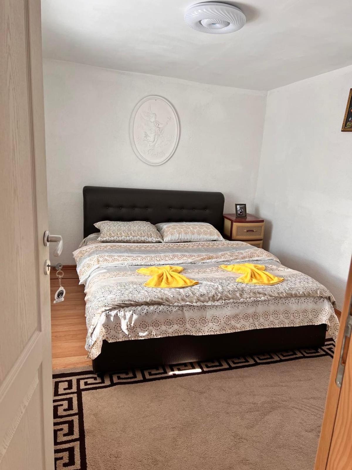 Guest House Guri Vuthaj 외부 사진