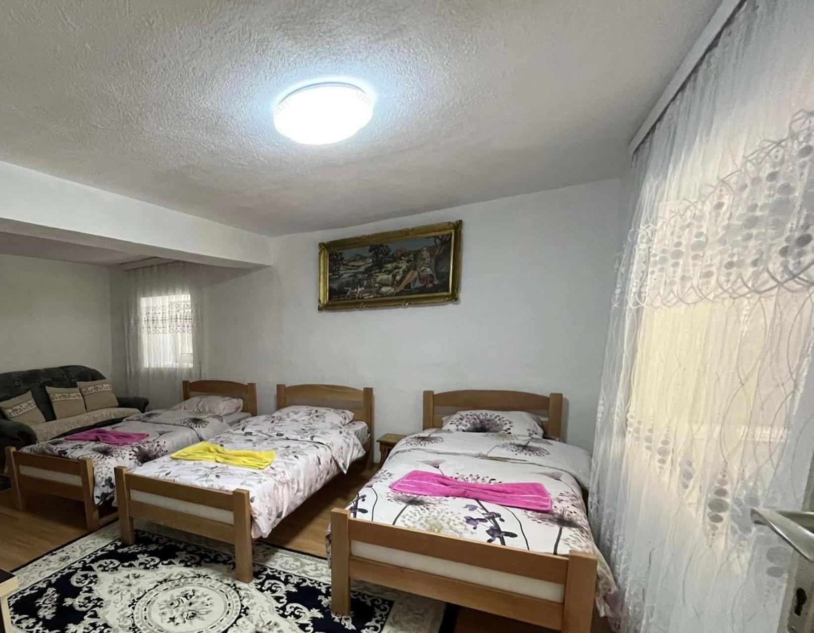 Guest House Guri Vuthaj 외부 사진