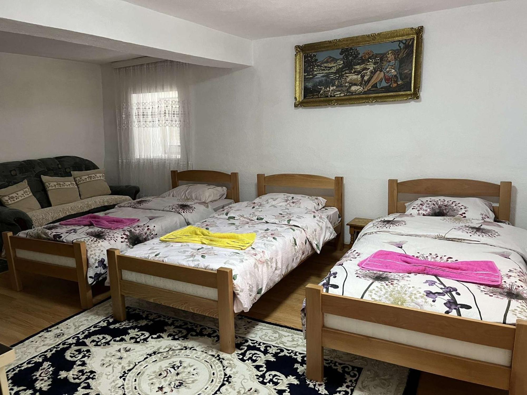 Guest House Guri Vuthaj 외부 사진