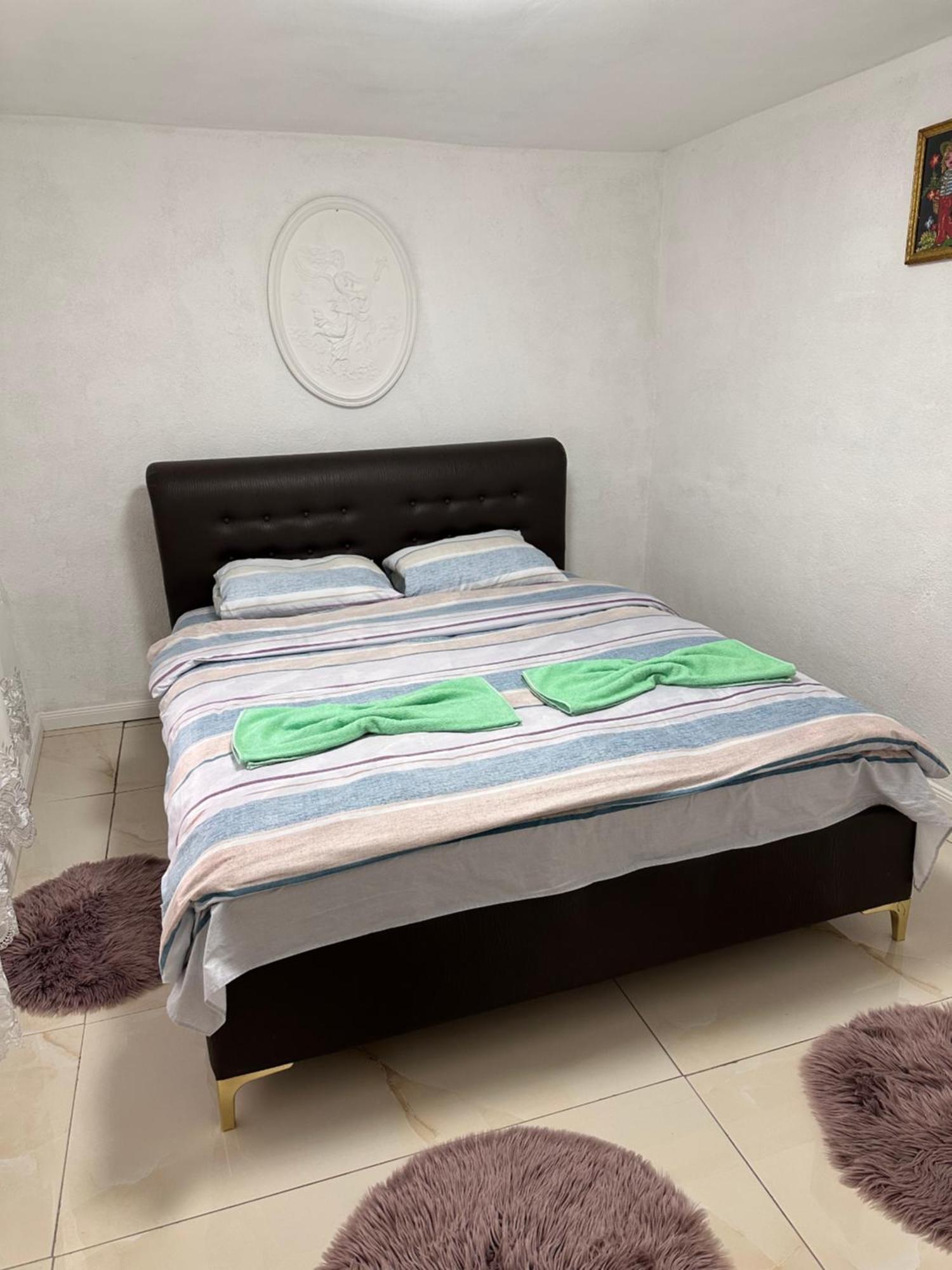 Guest House Guri Vuthaj 외부 사진